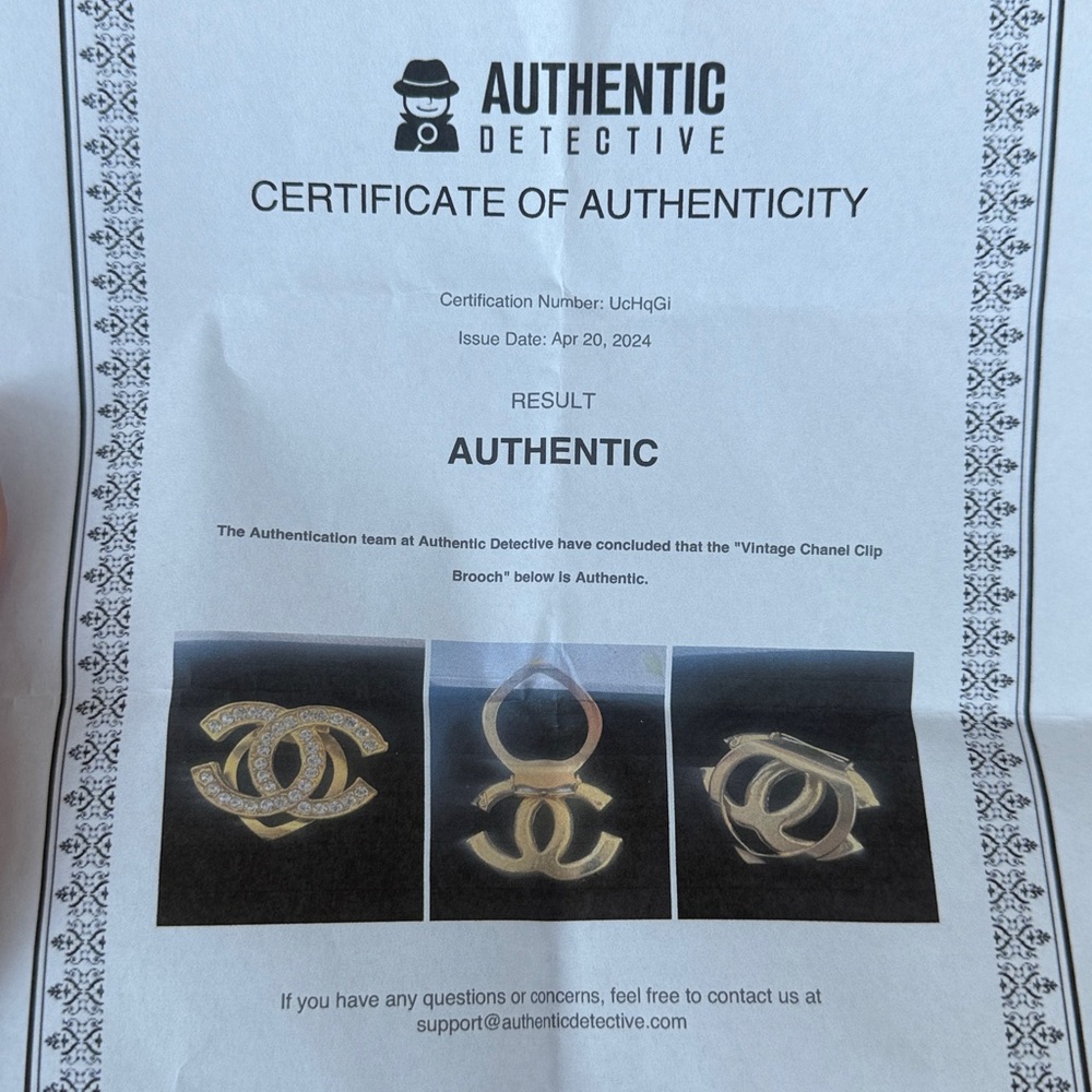Chanel Gold Crystal vintage Logo Brooch, 24k plated - Picture 6 of 6